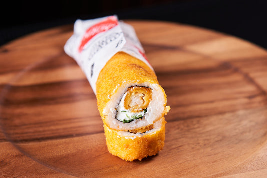 Handroll camarón, queso crema, cebollin
