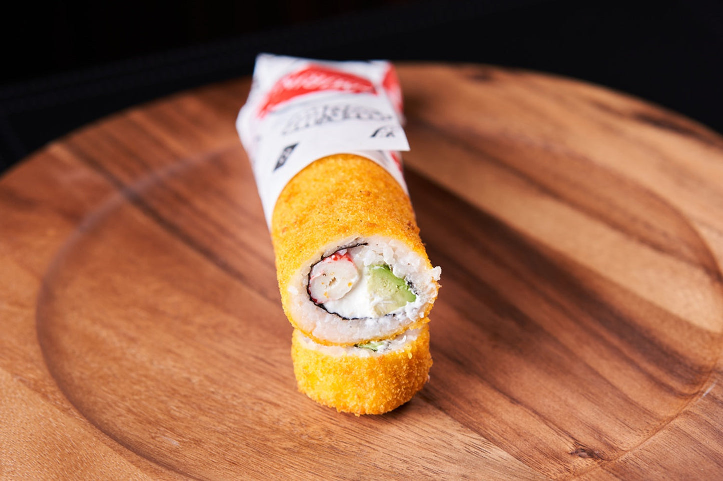 Handroll kanikama, queso crema, palta